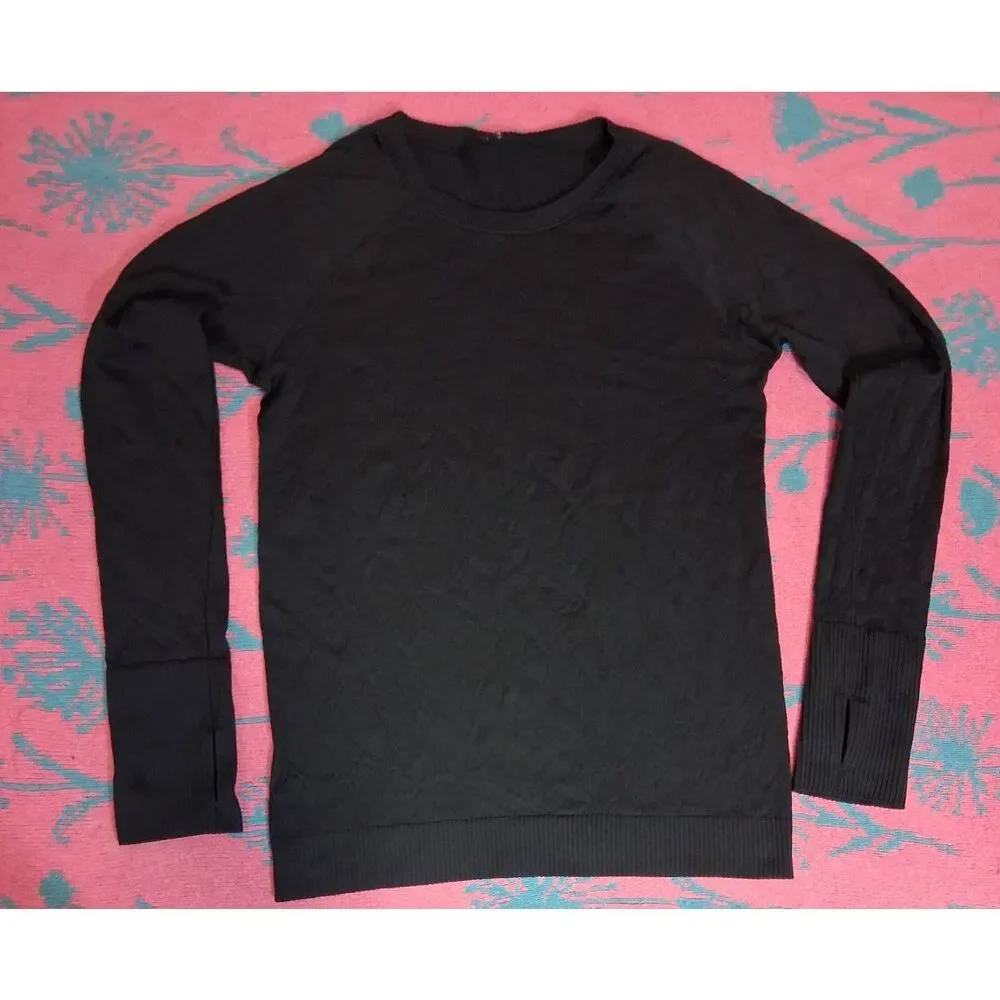 Lululemon womens size 8 black textured top black running longsleeve shirt